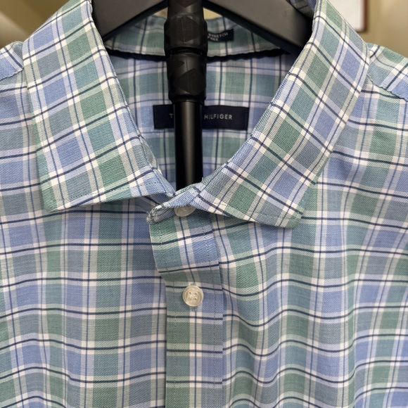 Tommy Hilfiger Men’s 2XL Blue/Green Checked Pattern Classic Button Down Shirt - Picture 8 of 10